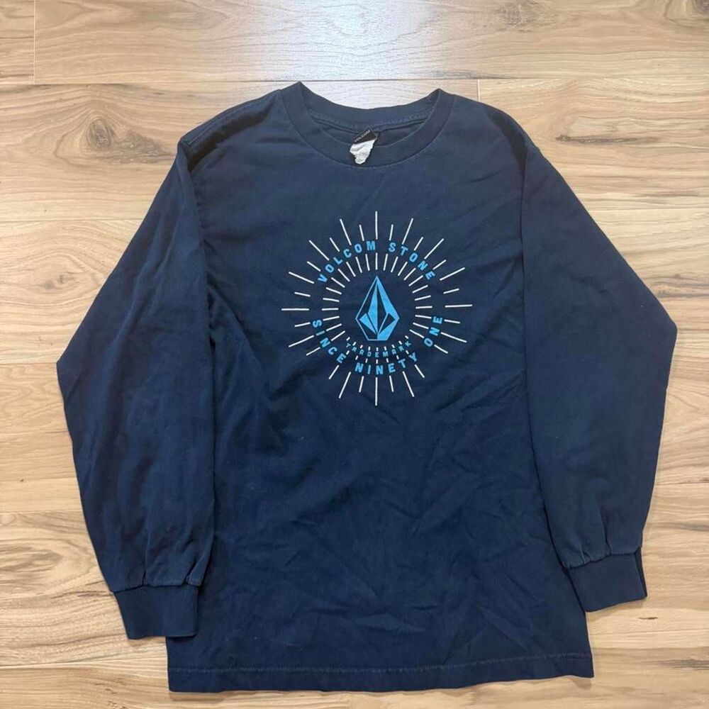 Y2K 00s Volcom long sleeve shirt Graphic center print skate surf size small